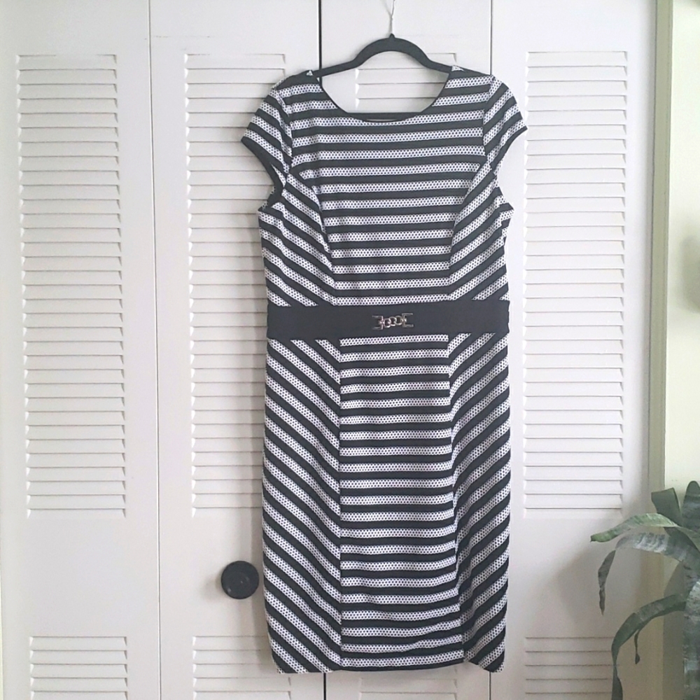 WHBM size 14 black/white